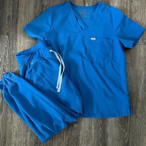 Size L royal blue scrub set